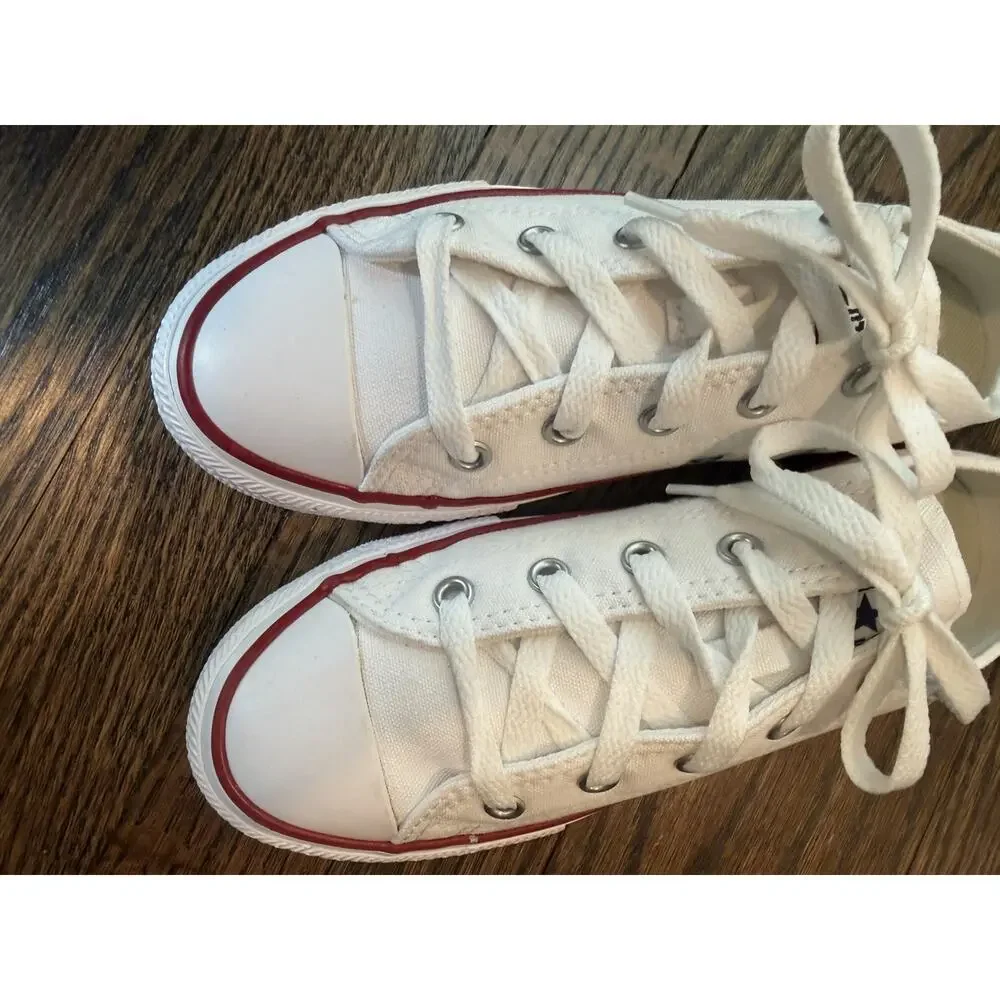 Converse Chuck Taylor All Star Sneaker Youth Sz 2 Shoes White low top NEW
